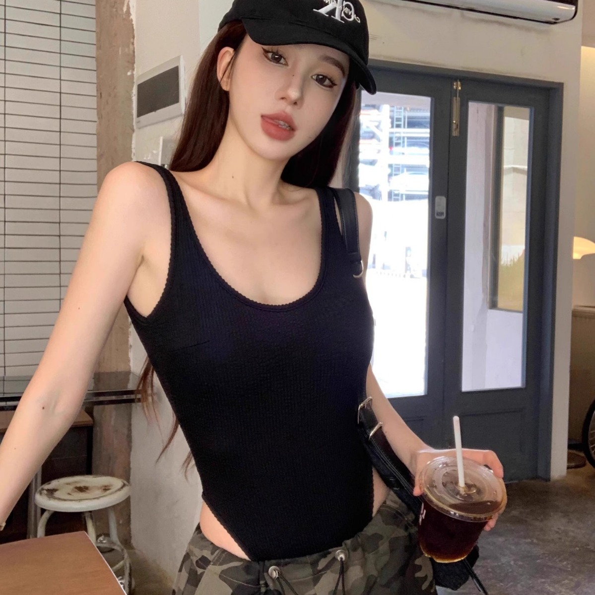 Suspender Tank Top - Bodysuit bertali hitam Bodysuit seksi punggung