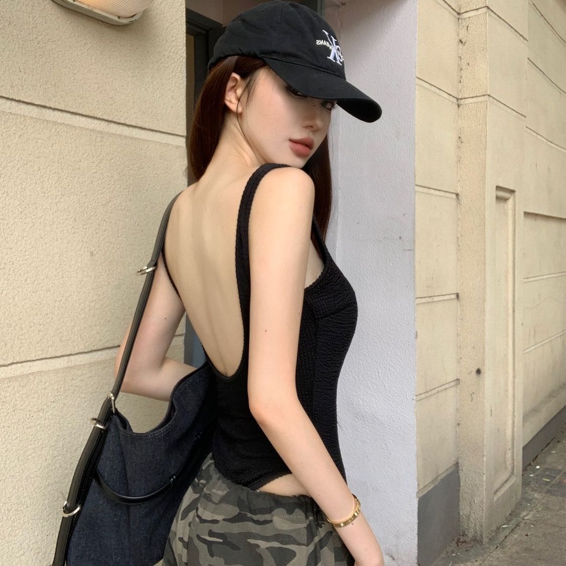Bodysuit bertali hitam Bodysui - Suspender Tank Top ulasan dan harga